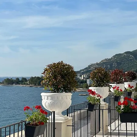 Swiss Rivage Radhimë