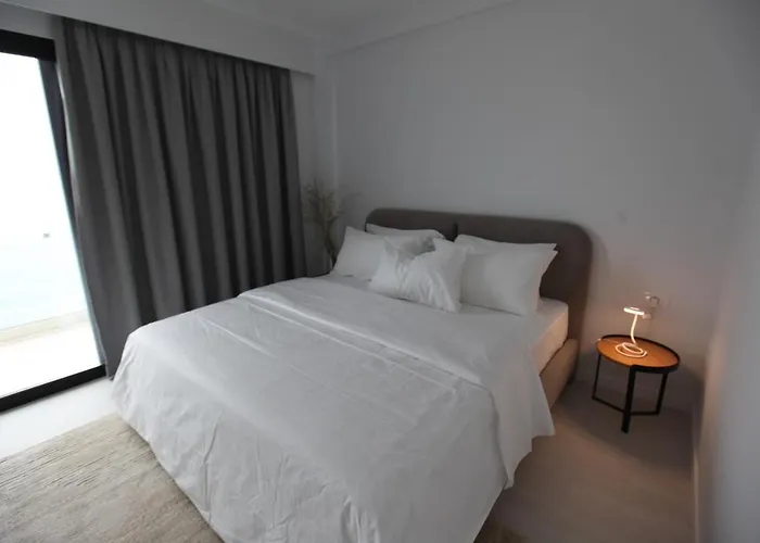 Swiss Rivage 호텔 Radhimë